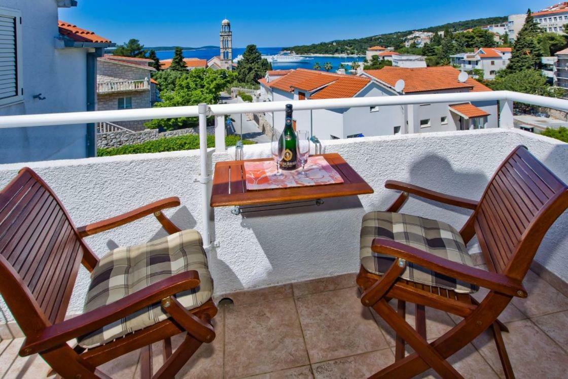 Apartments Jacky Hvar Town Eksteriør bilde