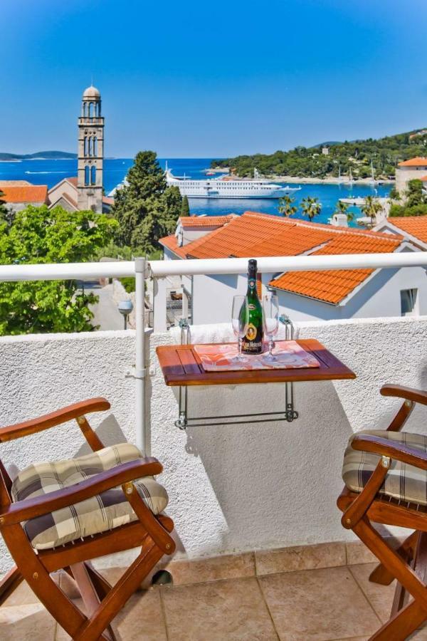 Apartments Jacky Hvar Town Eksteriør bilde